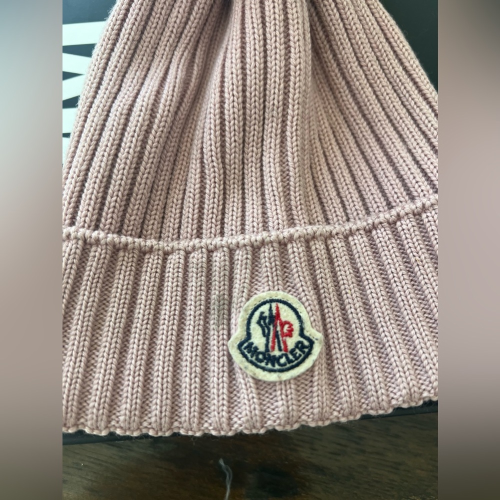 Moncler winter hat . Size M kids
